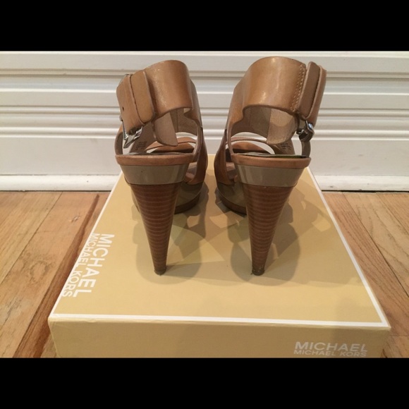 Michael Kors Carla Platform Leather Taupe size 6.5 - Picture 7 of 8